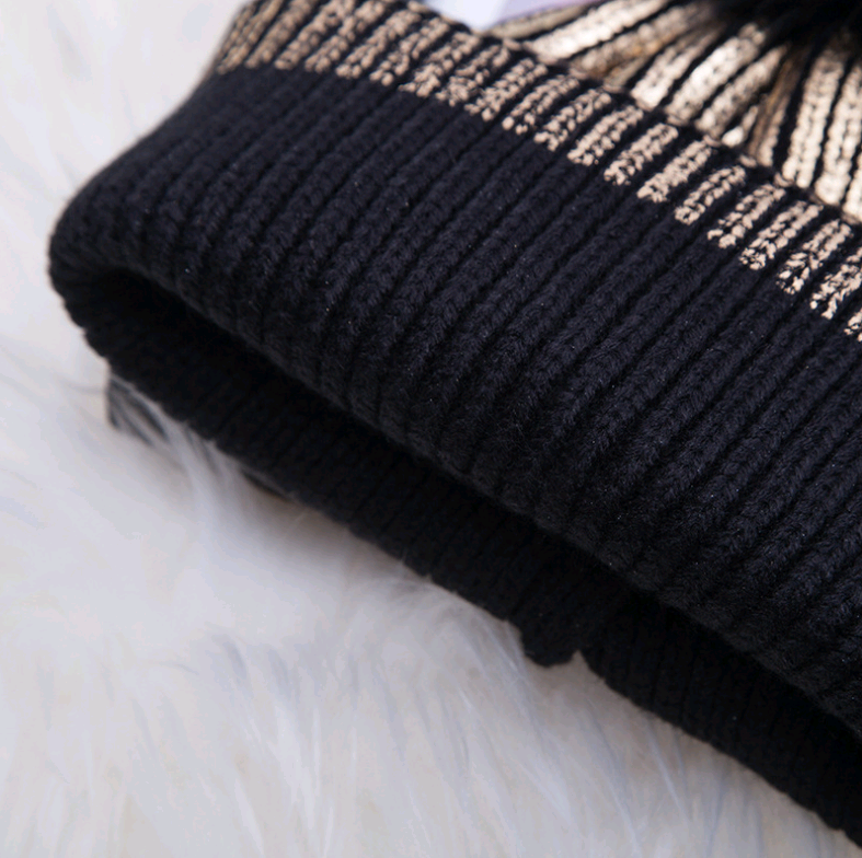 Shiny Warp Knit Wool Hat w/Black Pom