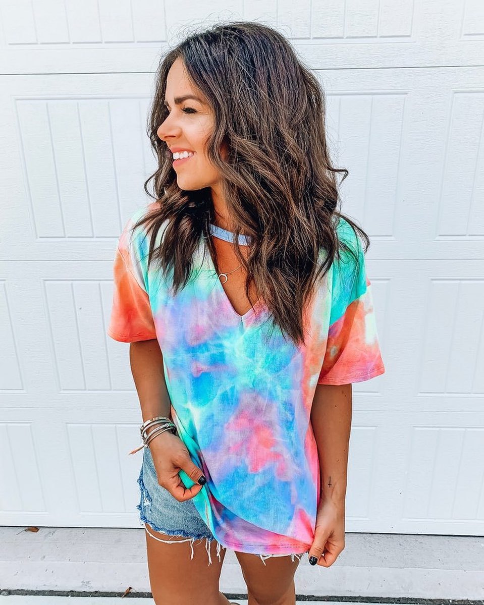 Tie-Dye V-neck T-shirt (up to 3XL)