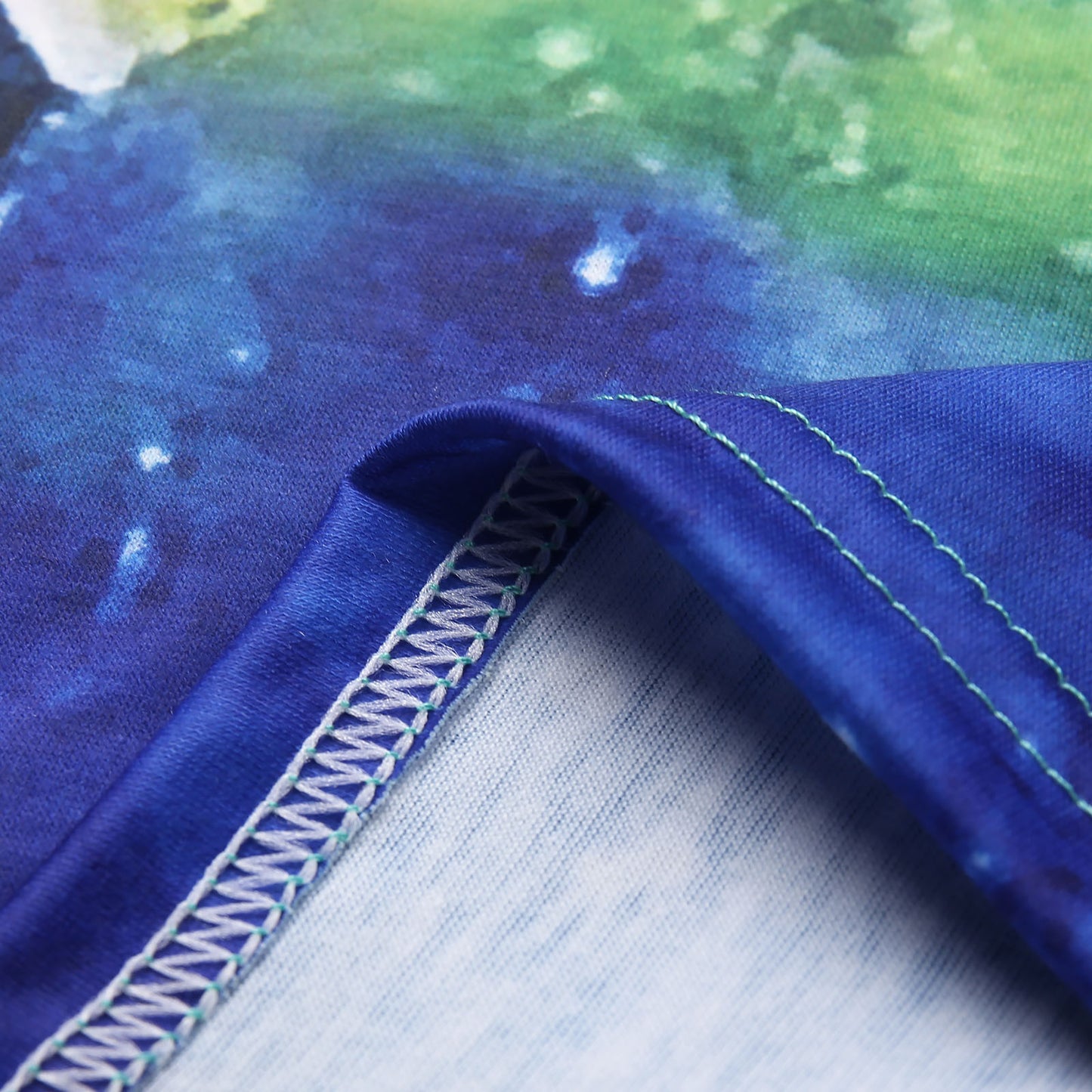 Giraffe Print Long-sleeved Round Neck T-shirt (up to 3XL)