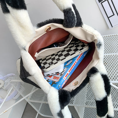 Fluffy Plush Love Heart Underarm Bag